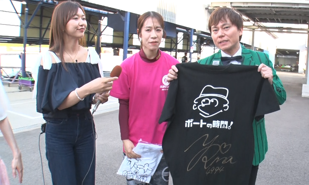 山本梨菜サイン入りTシャツ